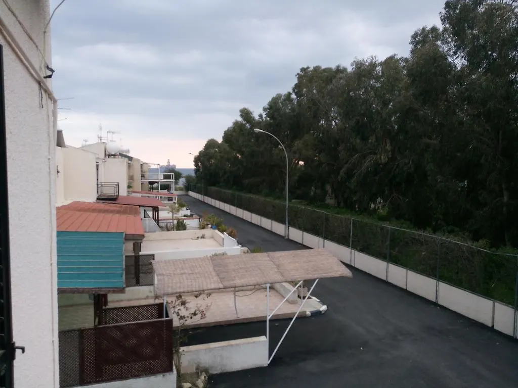 Miltos Beach House Larnaca