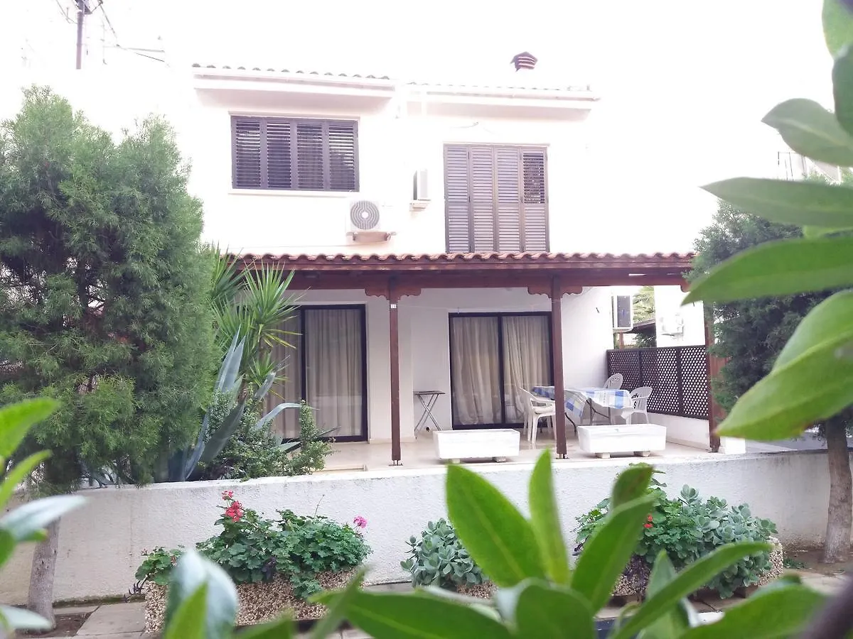 Miltos Beach House Larnaca